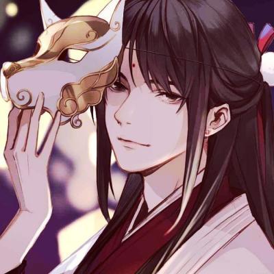 男童被生父女友抱起来往地上摔
